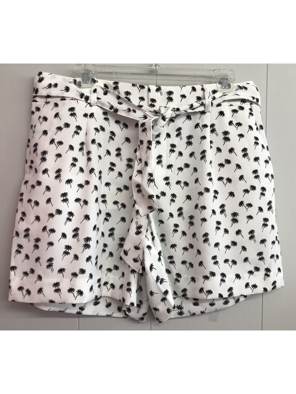 Ann Taylor Factory Shorts. White with Black Palm Trees. Tie Waist. Size 10. NWT